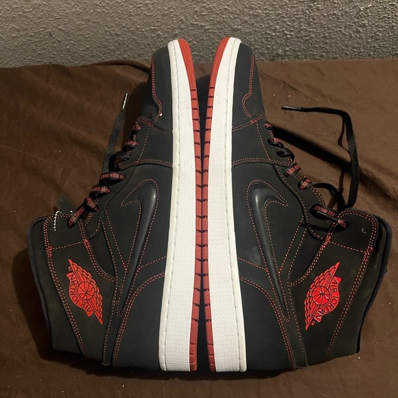 Jordan Black and Red Athletic High-Top Sneakers Jordan 1 Come Fly With Me - Picture 1 of 12